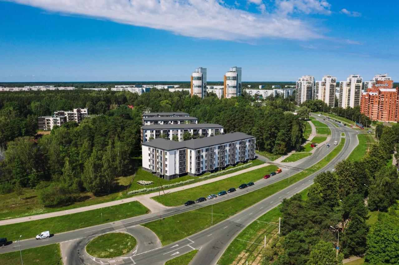 Cozy 2-Bedrooms Apartment In A New Complex Near The Airport And The Center Riga Luaran gambar